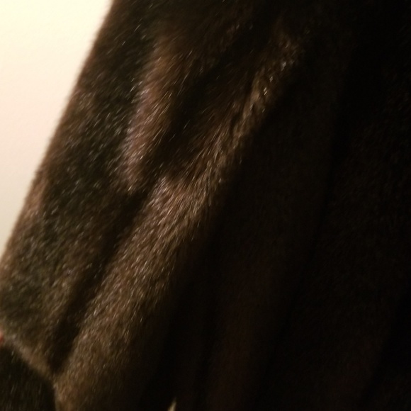 Faux fur coat! - Picture 7 of 8